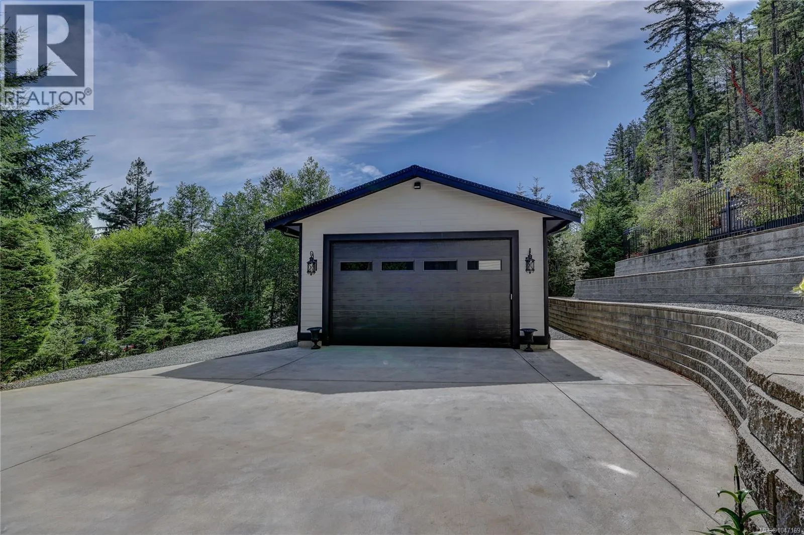 3029 Meadow Dr