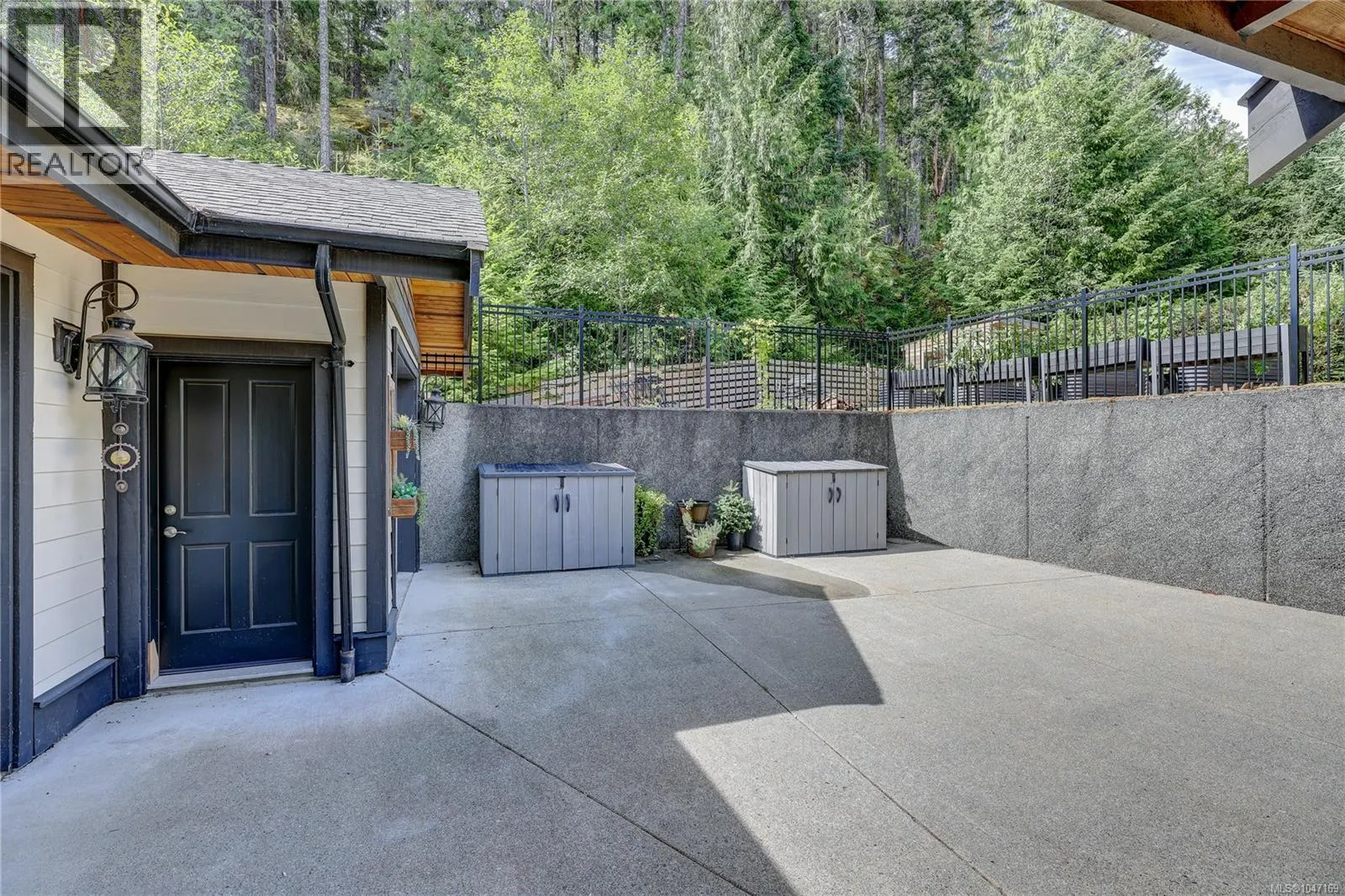 3029 Meadow Dr