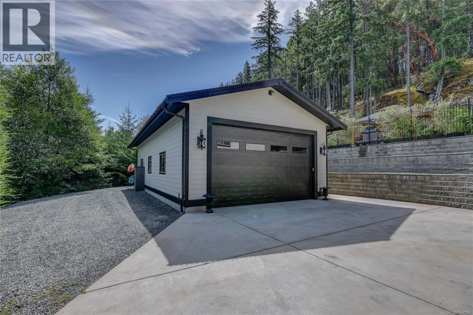 3029 Meadow Dr