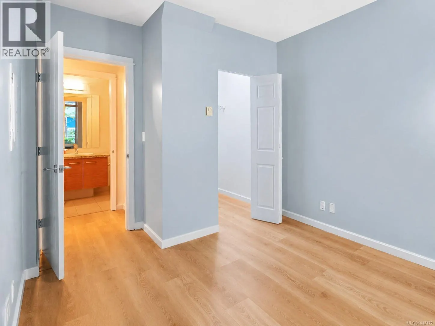 CY01 38 Front St
