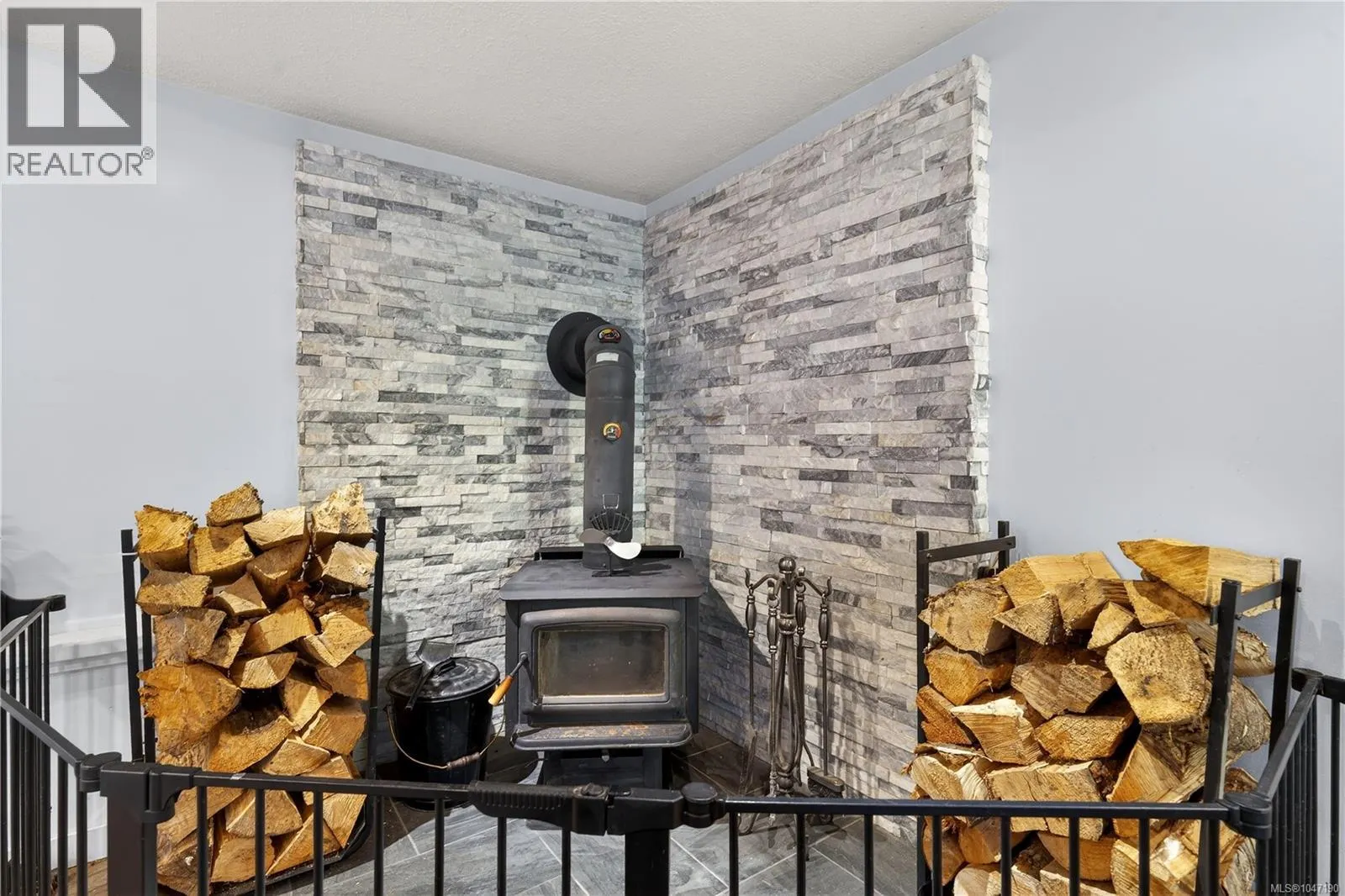 1215 Gilley Cres