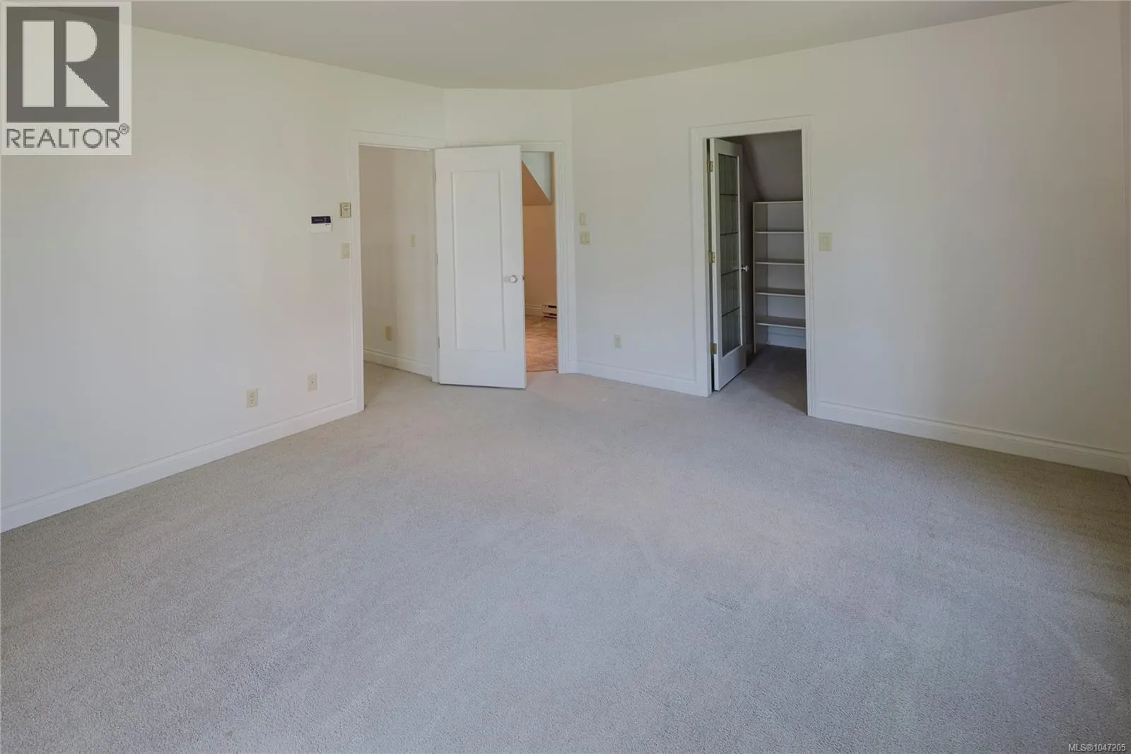 1632 Beach Dr