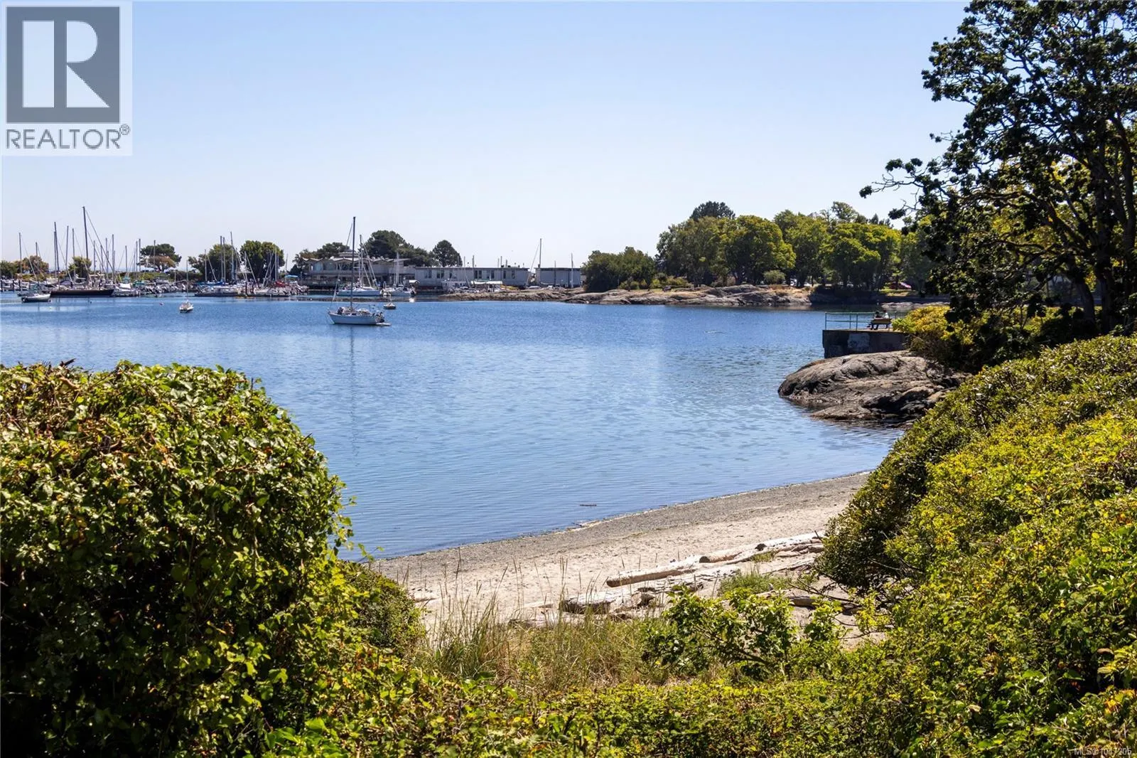 1632 Beach Dr