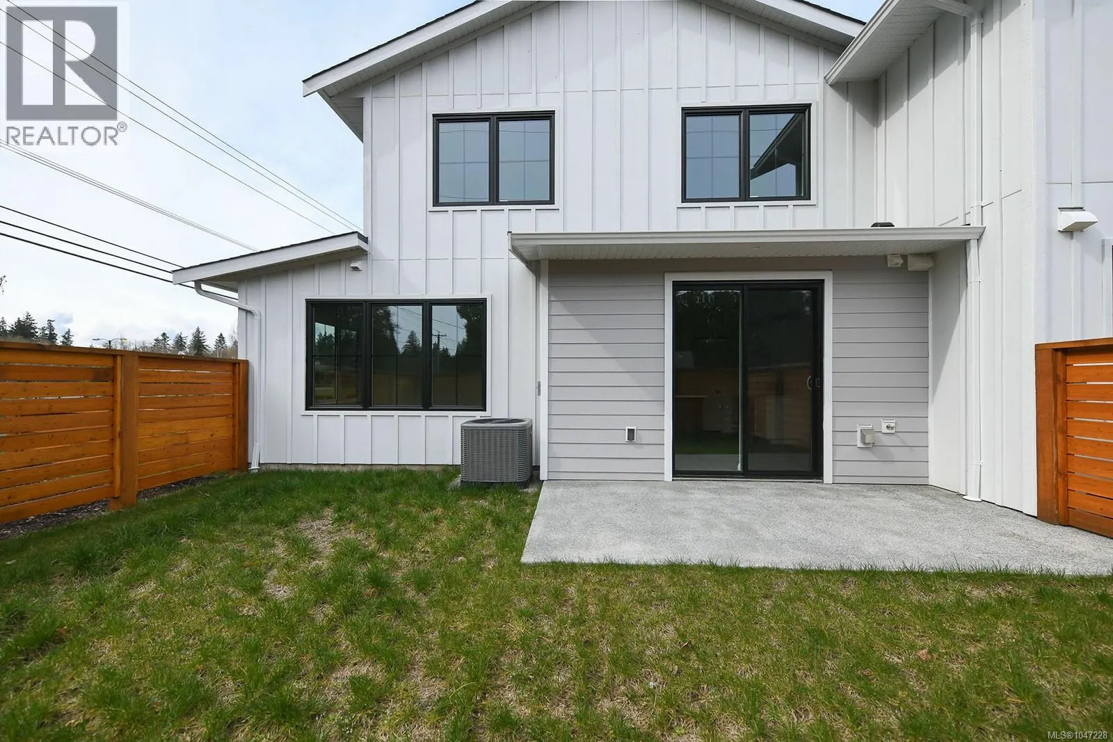 1 1090 Evergreen Rd
