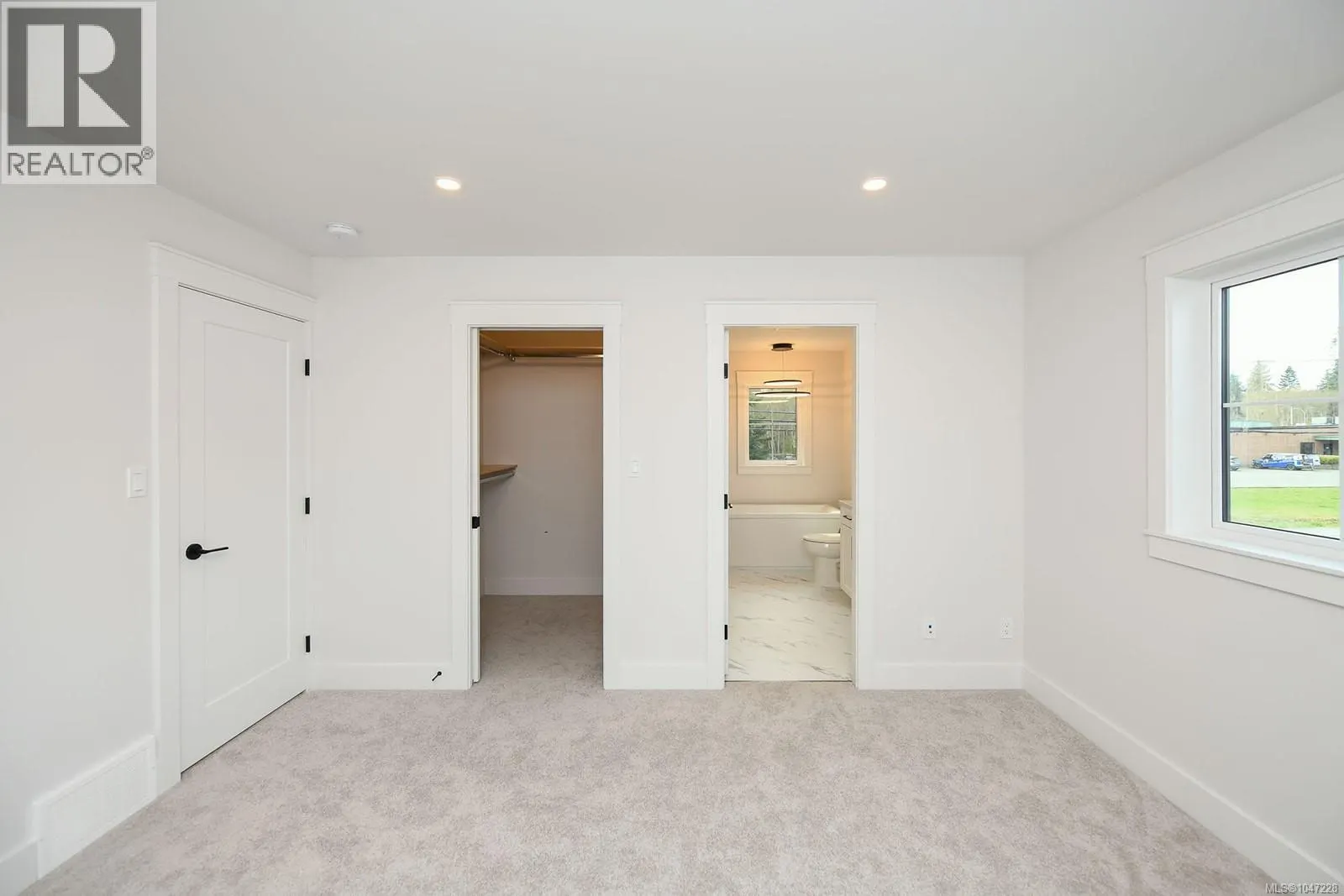1 1090 Evergreen Rd