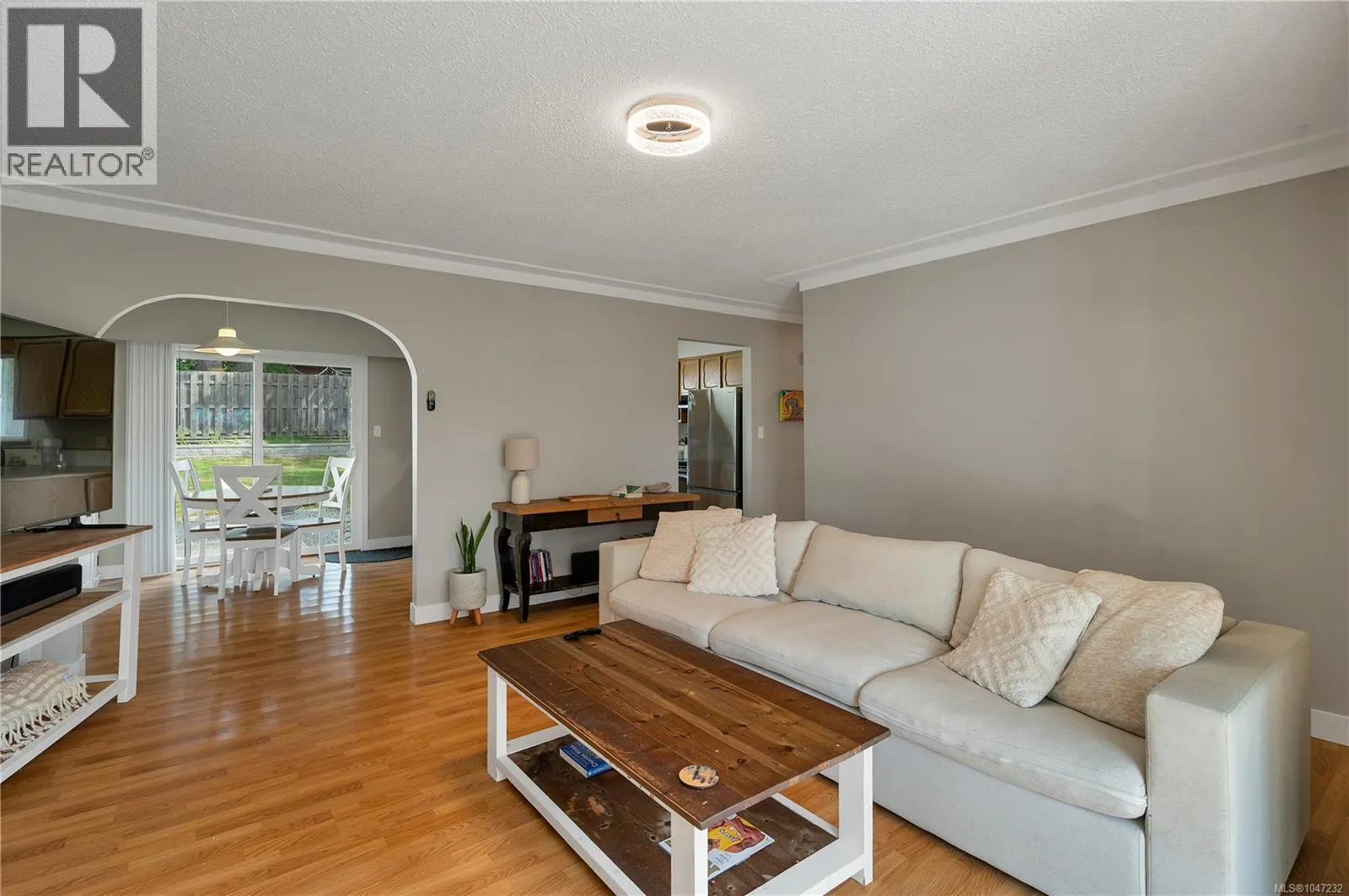 696 Shellbourne Blvd