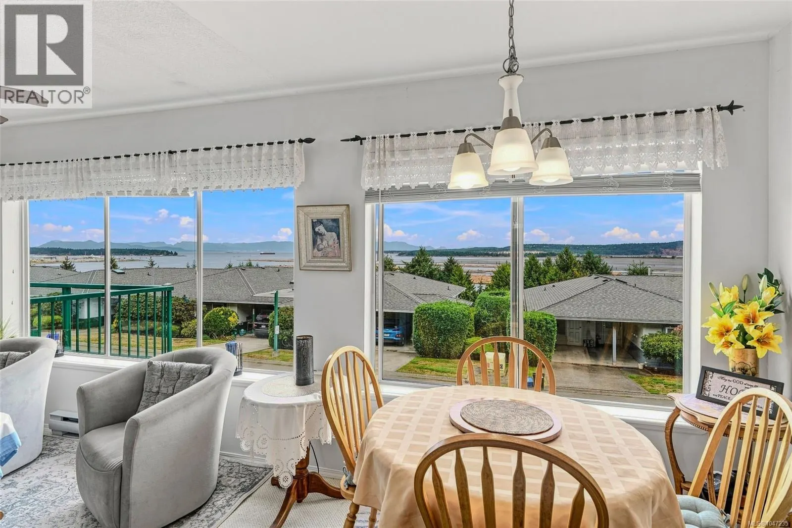 977 Highview Terr
