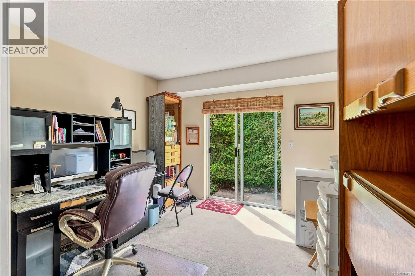 977 Highview Terr