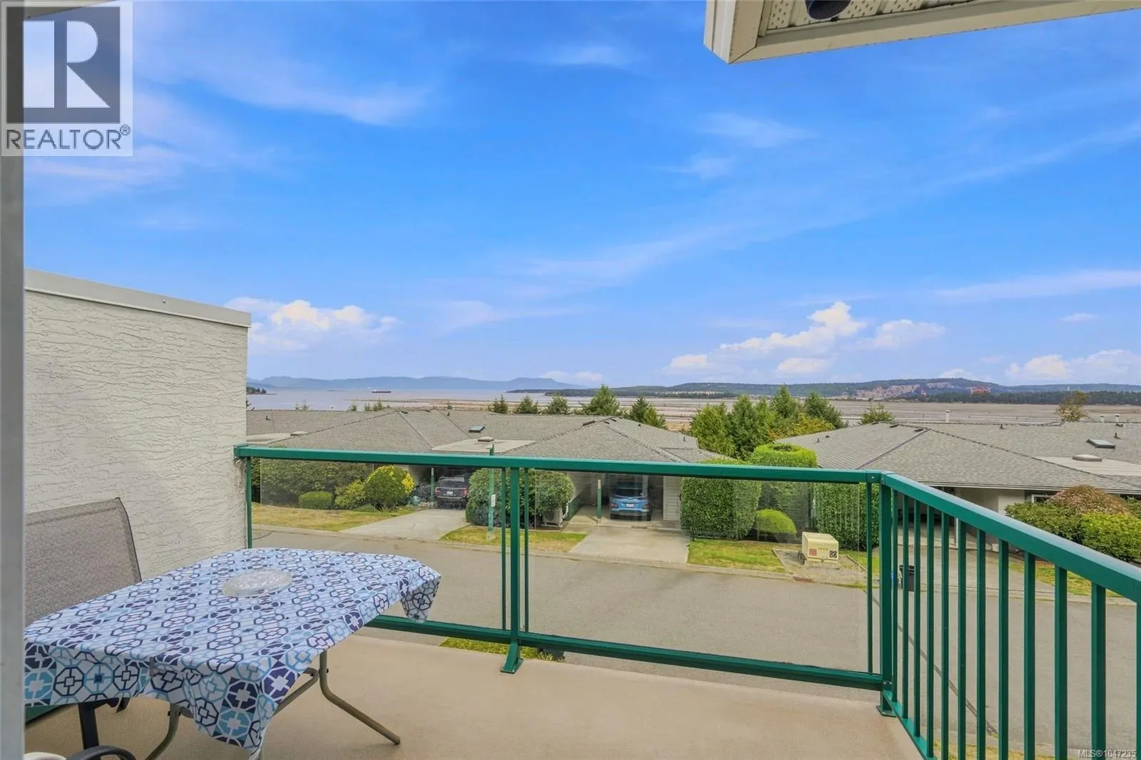 977 Highview Terr