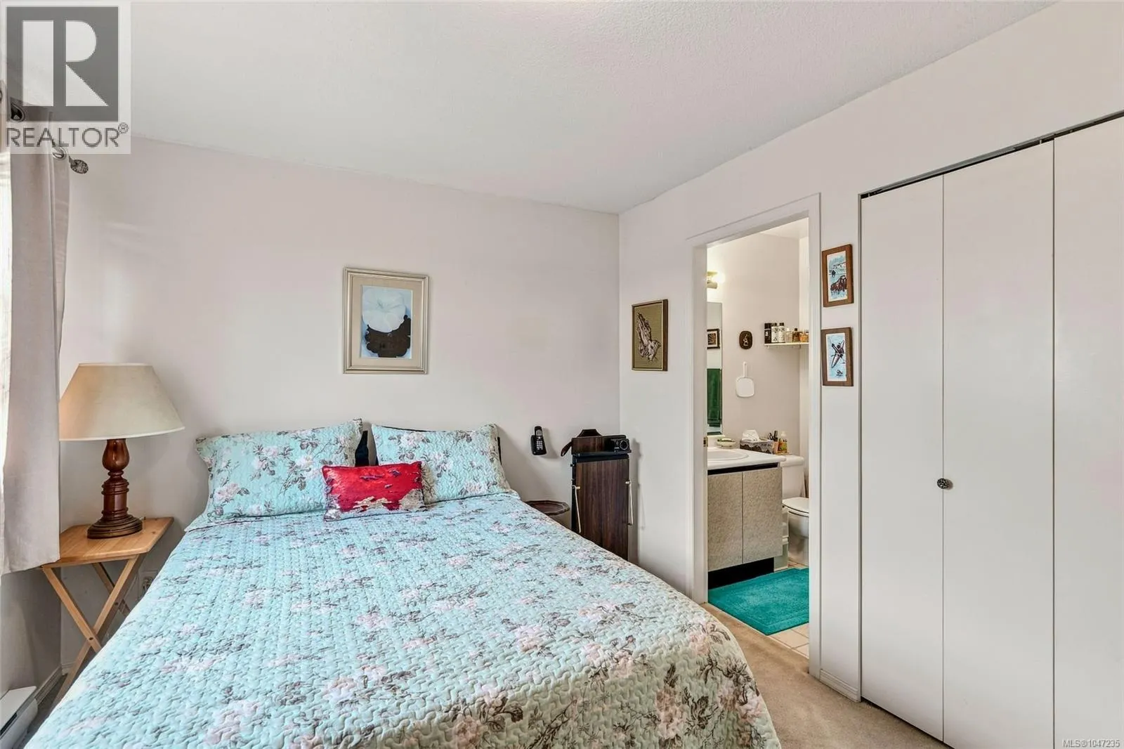 977 Highview Terr