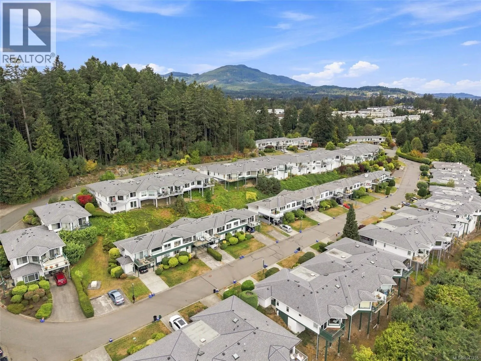 977 Highview Terr