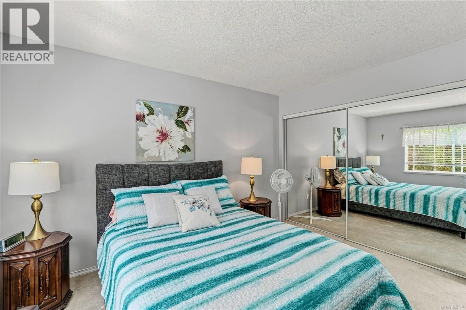 977 Highview Terr