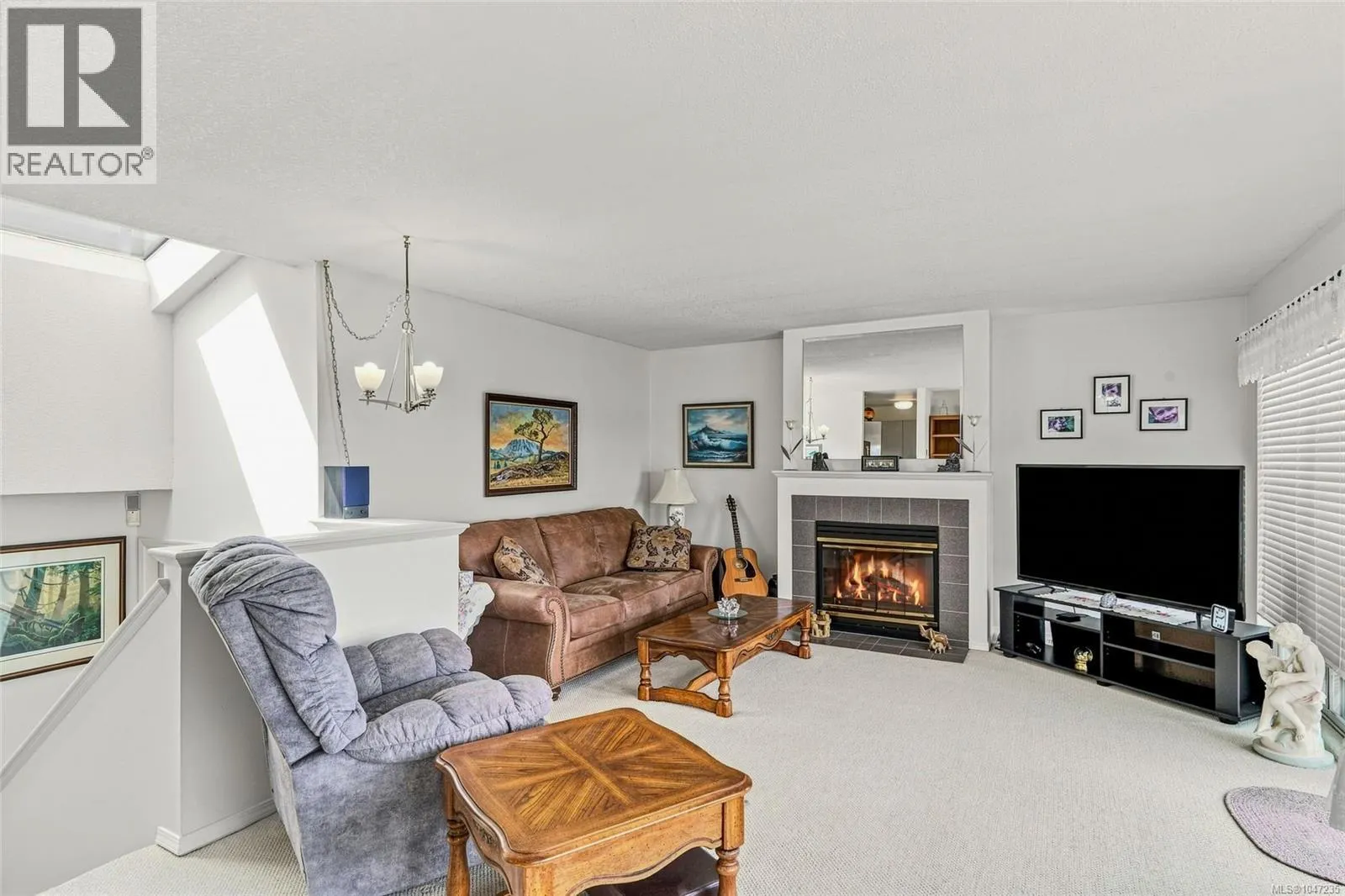 977 Highview Terr