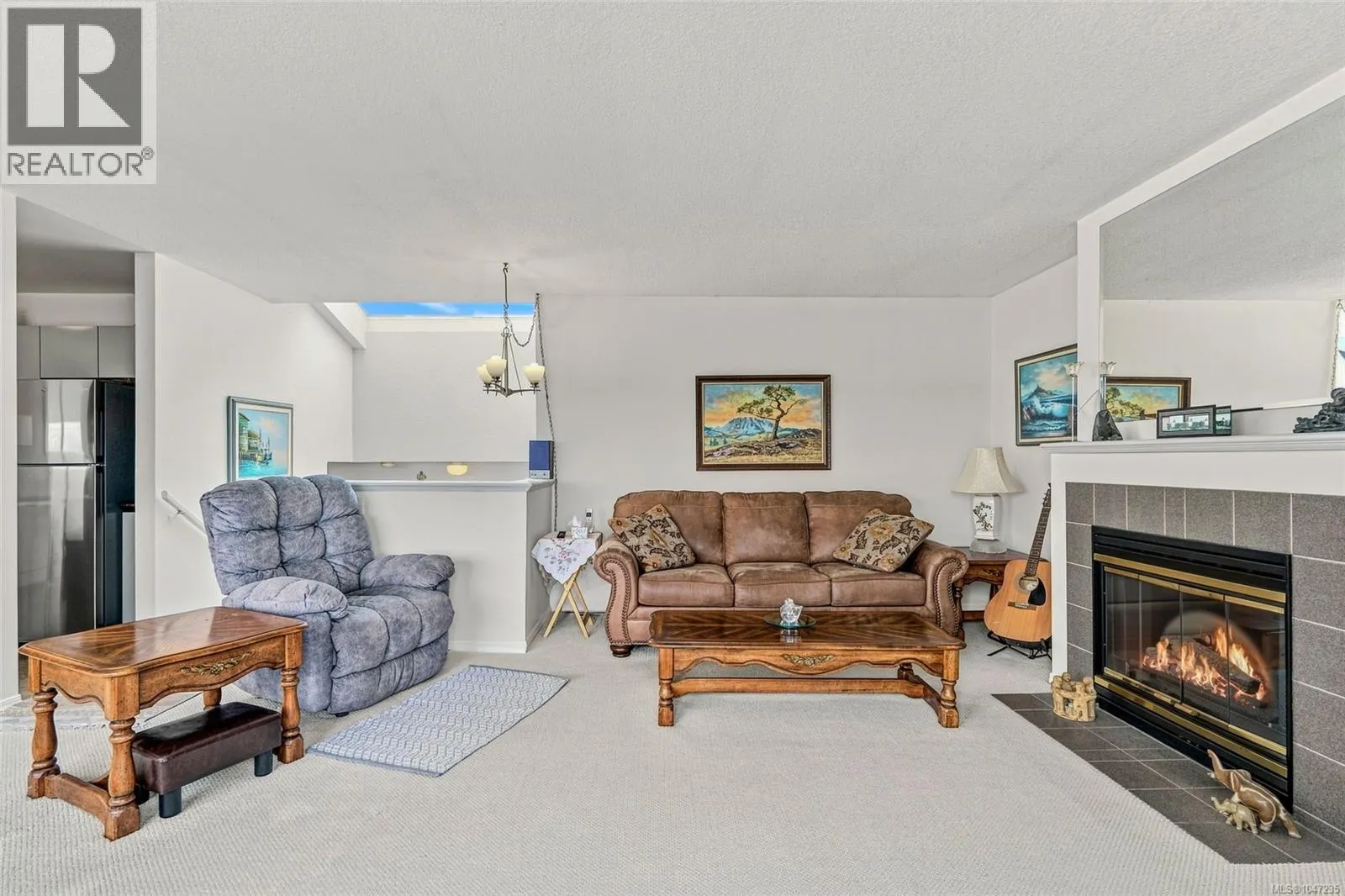977 Highview Terr
