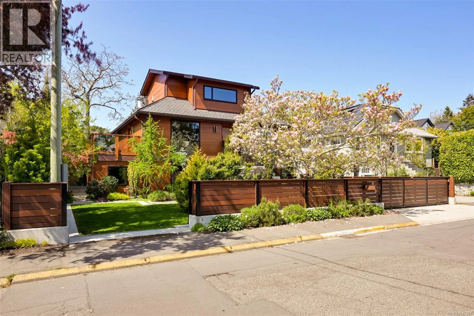 626 Monterey Ave