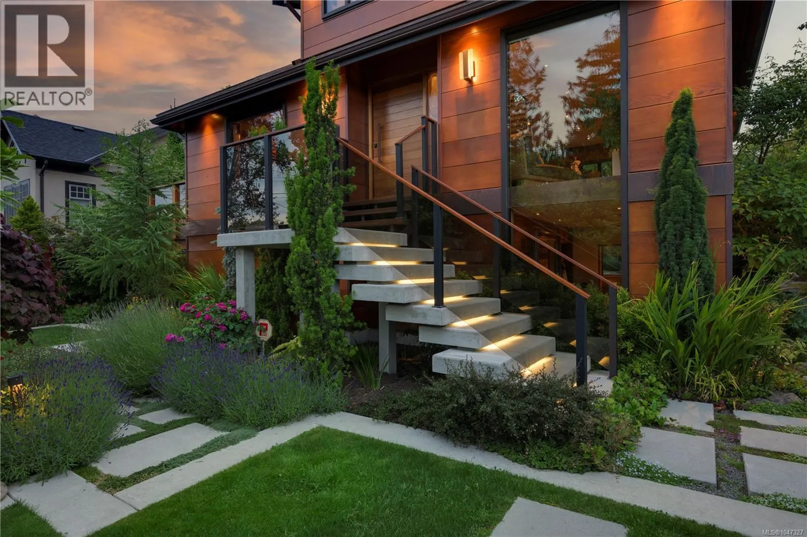 626 Monterey Ave