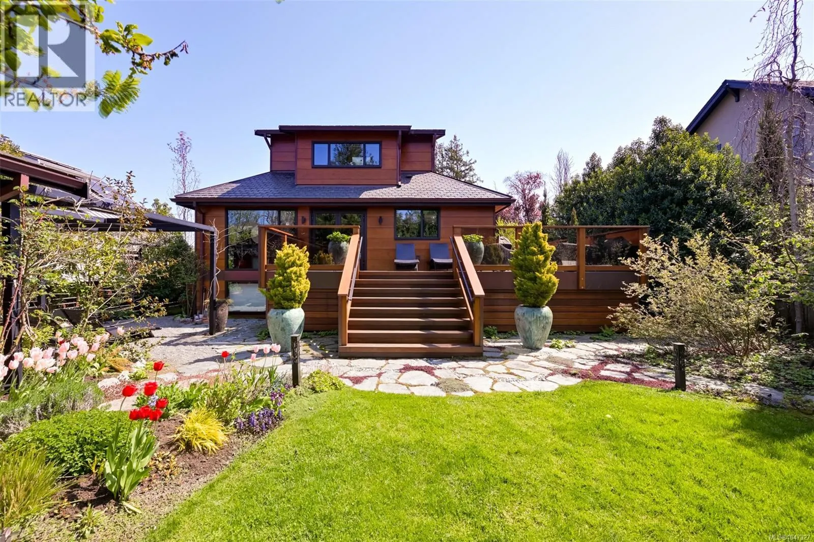 626 Monterey Ave