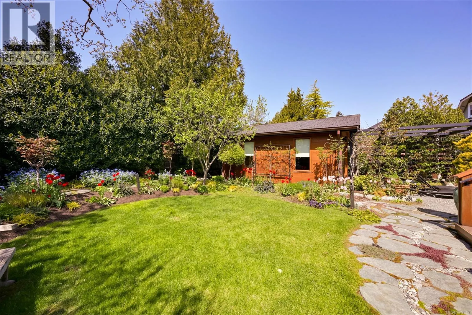 626 Monterey Ave