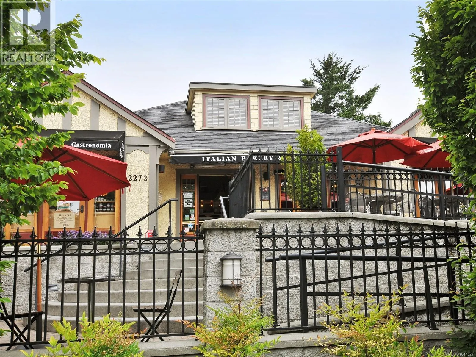 626 Monterey Ave