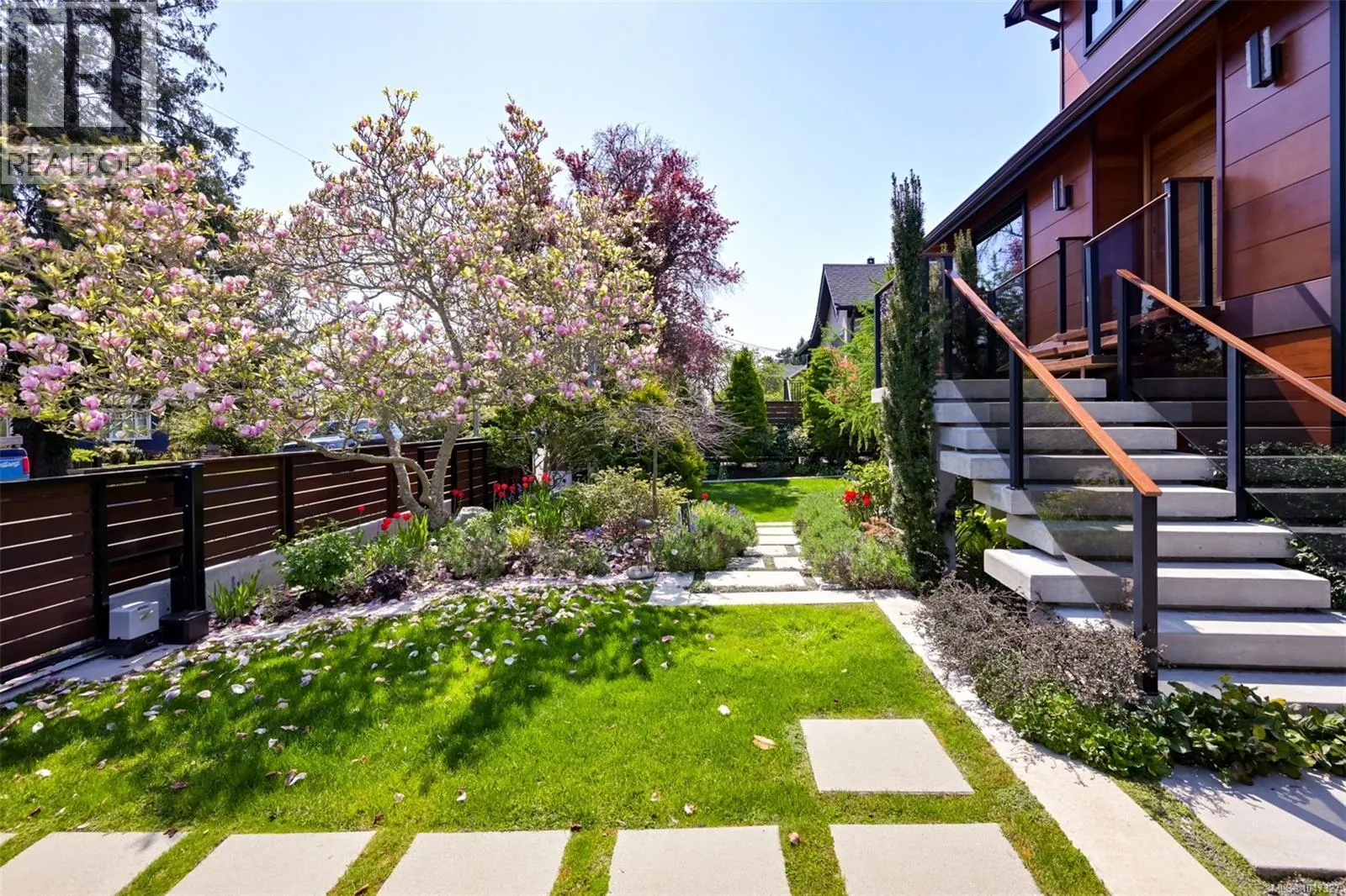 626 Monterey Ave