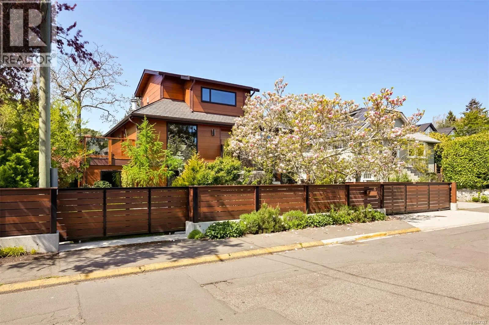 626 Monterey Ave
