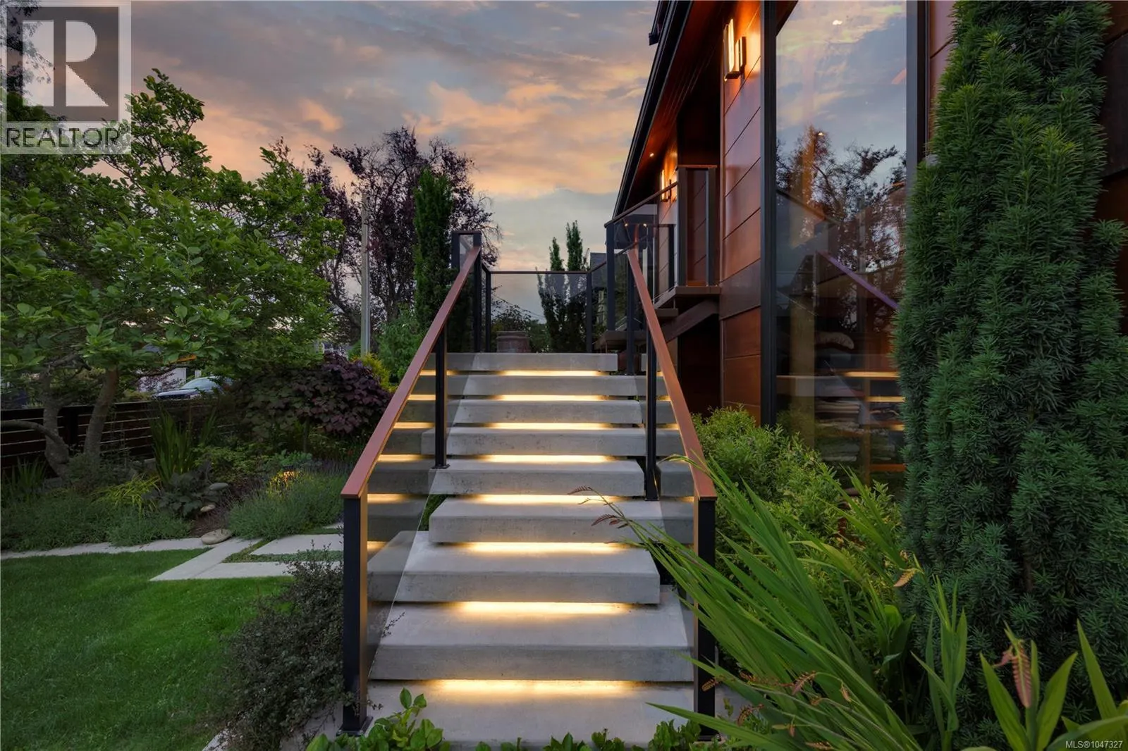 626 Monterey Ave