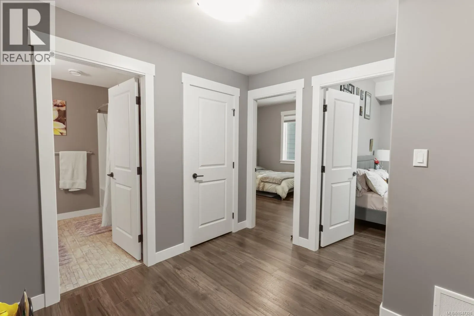 234 Golden Oaks Cres