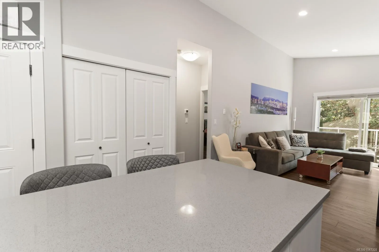 234 Golden Oaks Cres