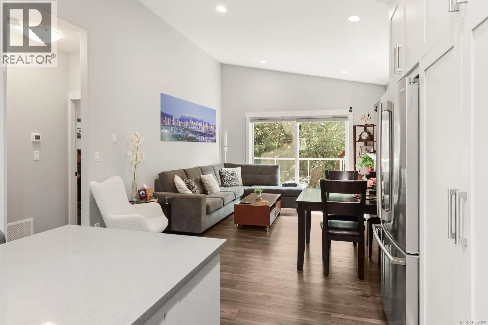 234 Golden Oaks Cres