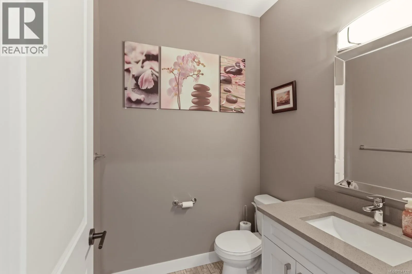234 Golden Oaks Cres
