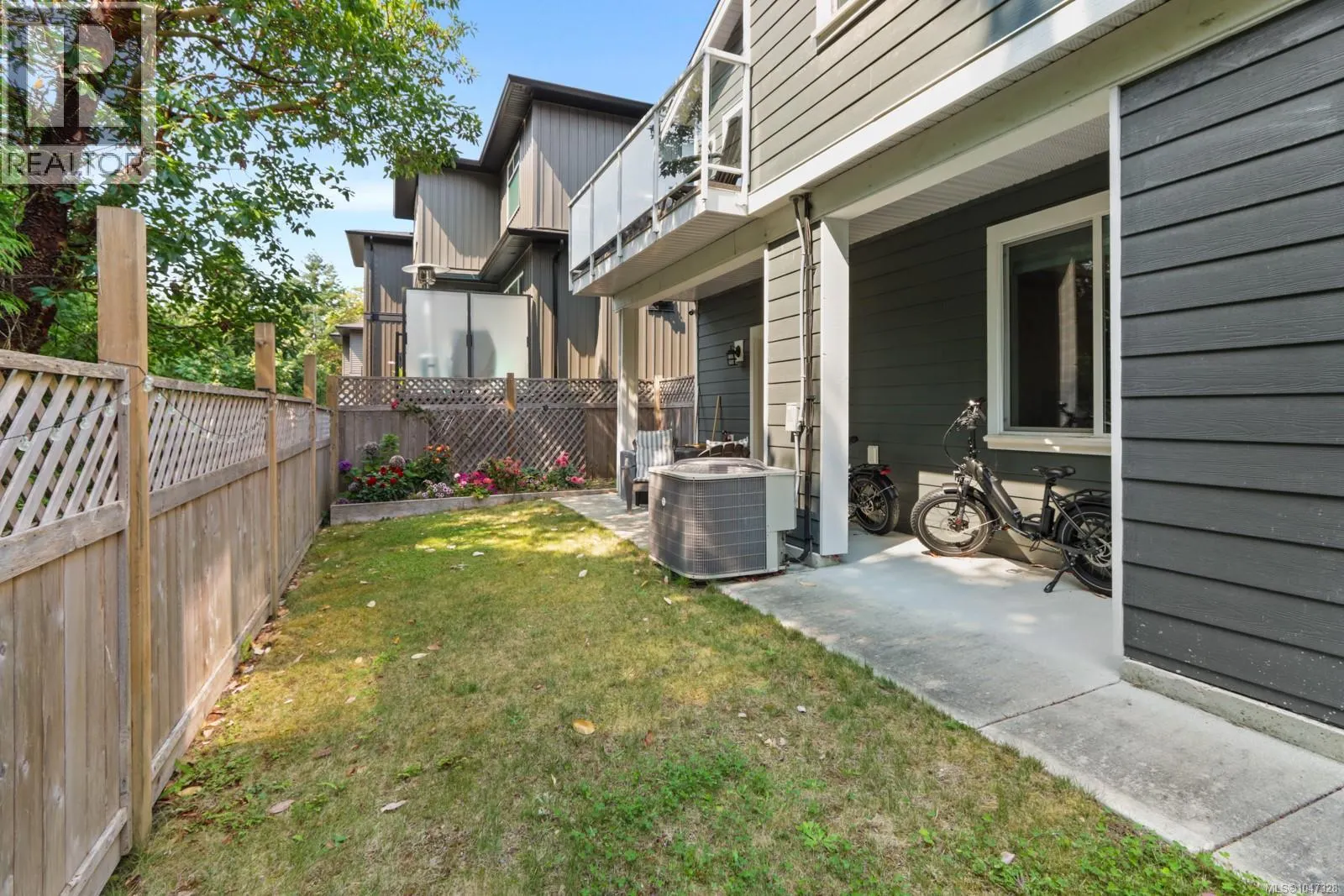234 Golden Oaks Cres