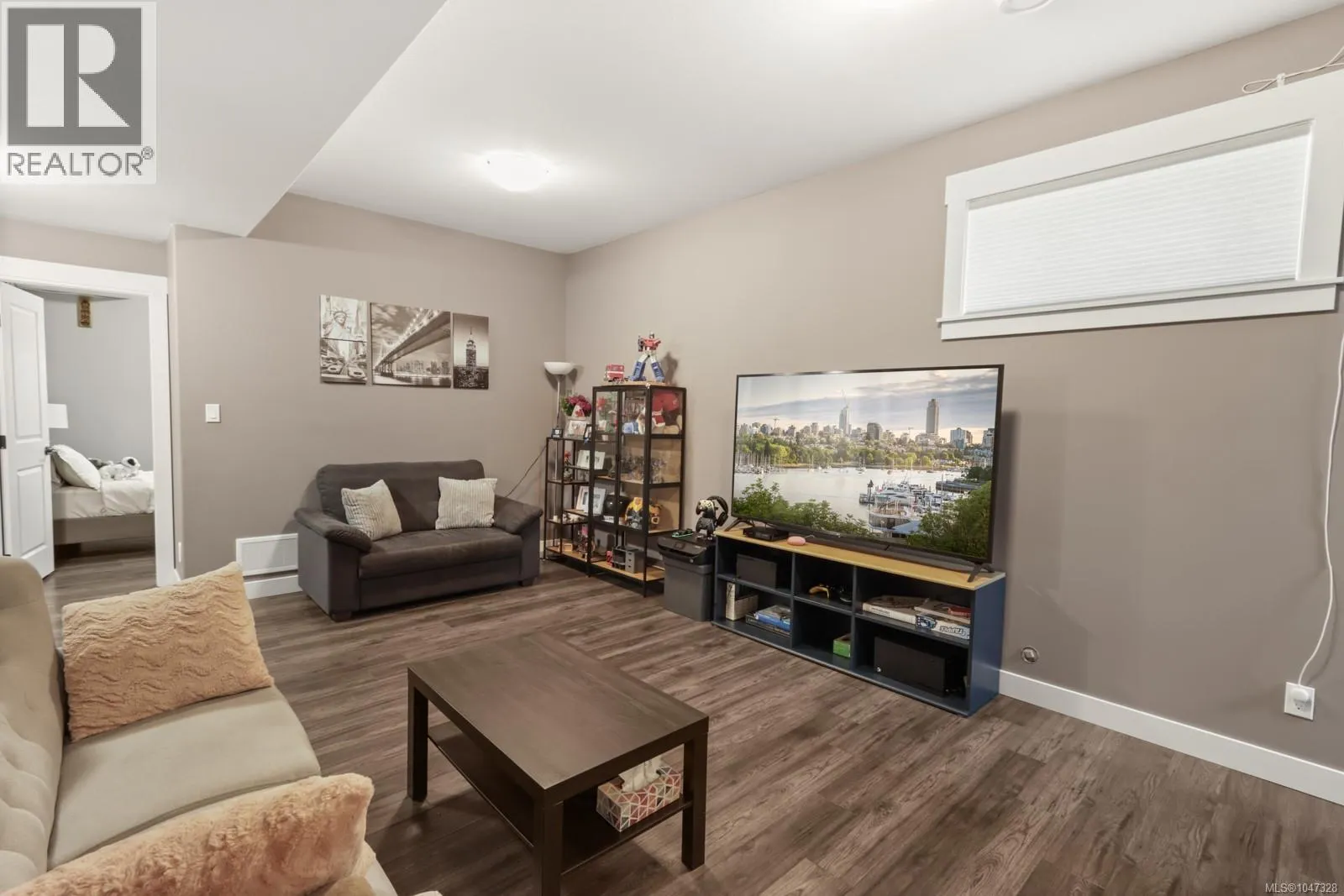 234 Golden Oaks Cres
