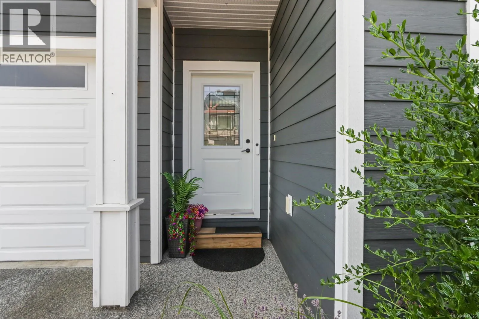 234 Golden Oaks Cres