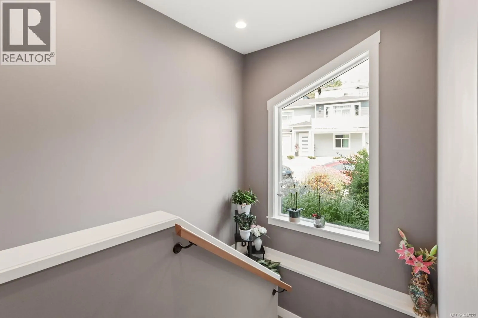234 Golden Oaks Cres