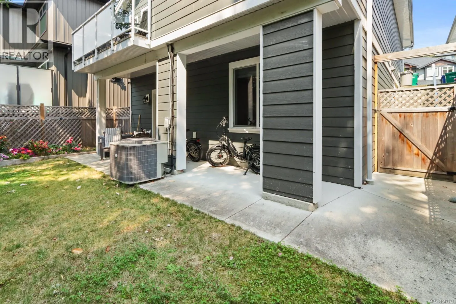 234 Golden Oaks Cres