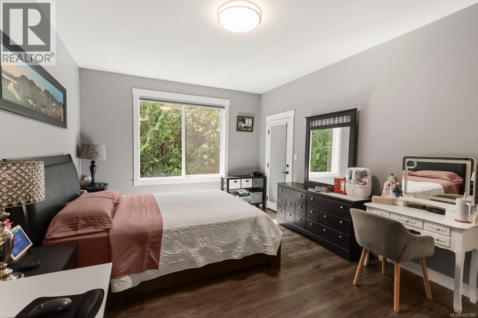 234 Golden Oaks Cres