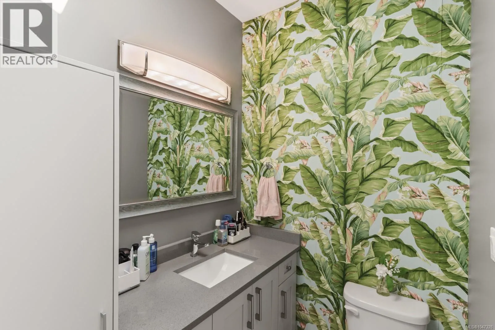 234 Golden Oaks Cres