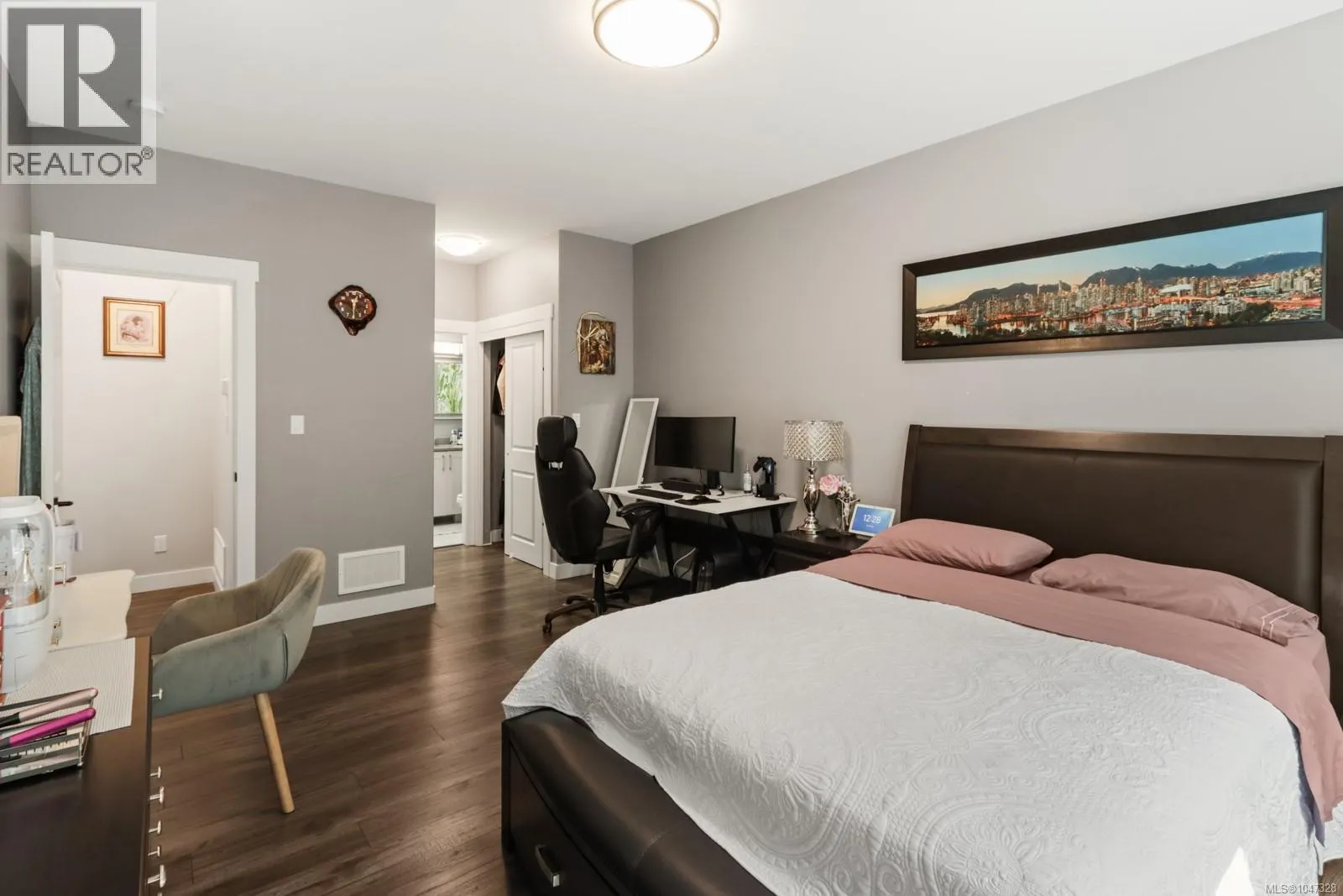 234 Golden Oaks Cres