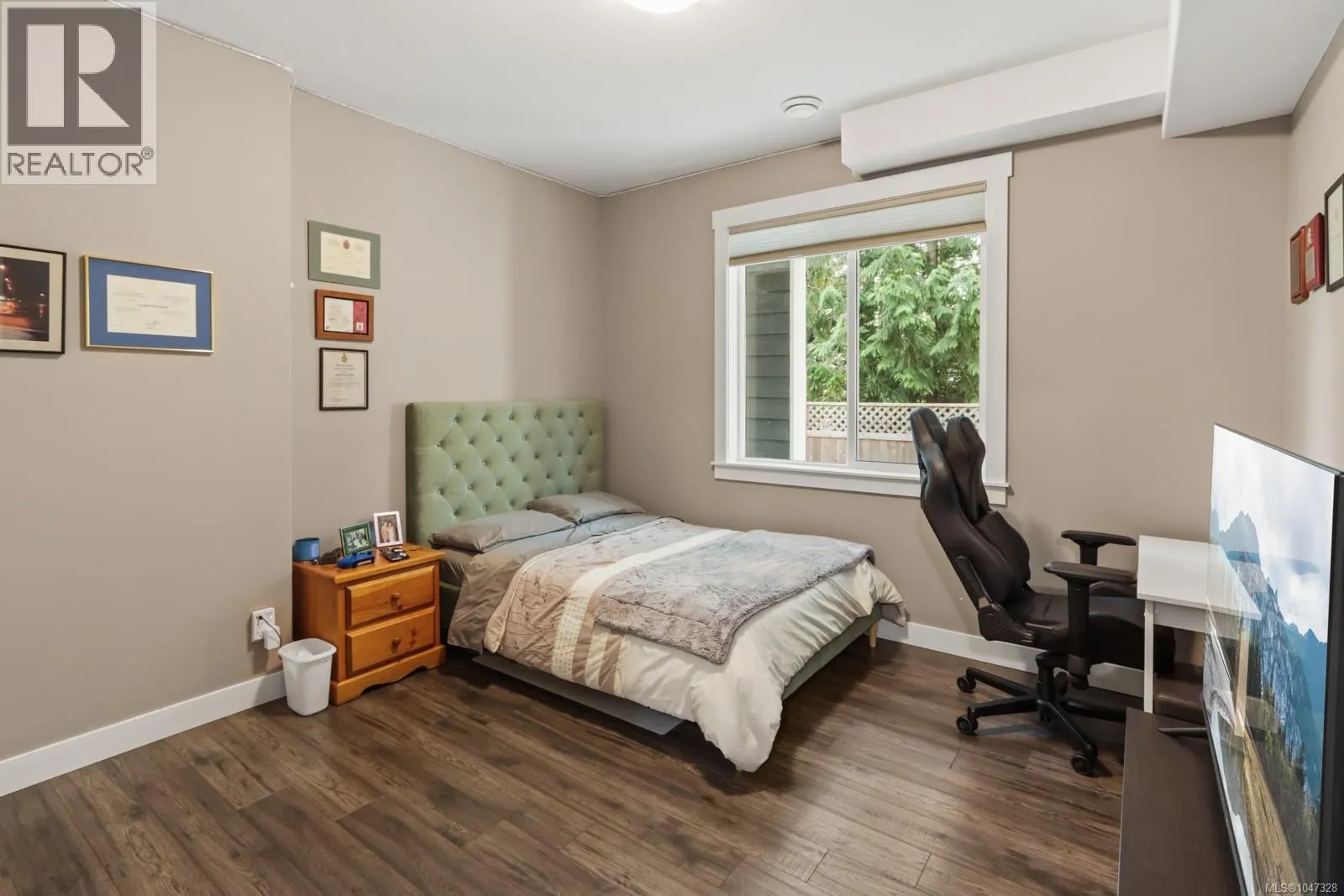 234 Golden Oaks Cres