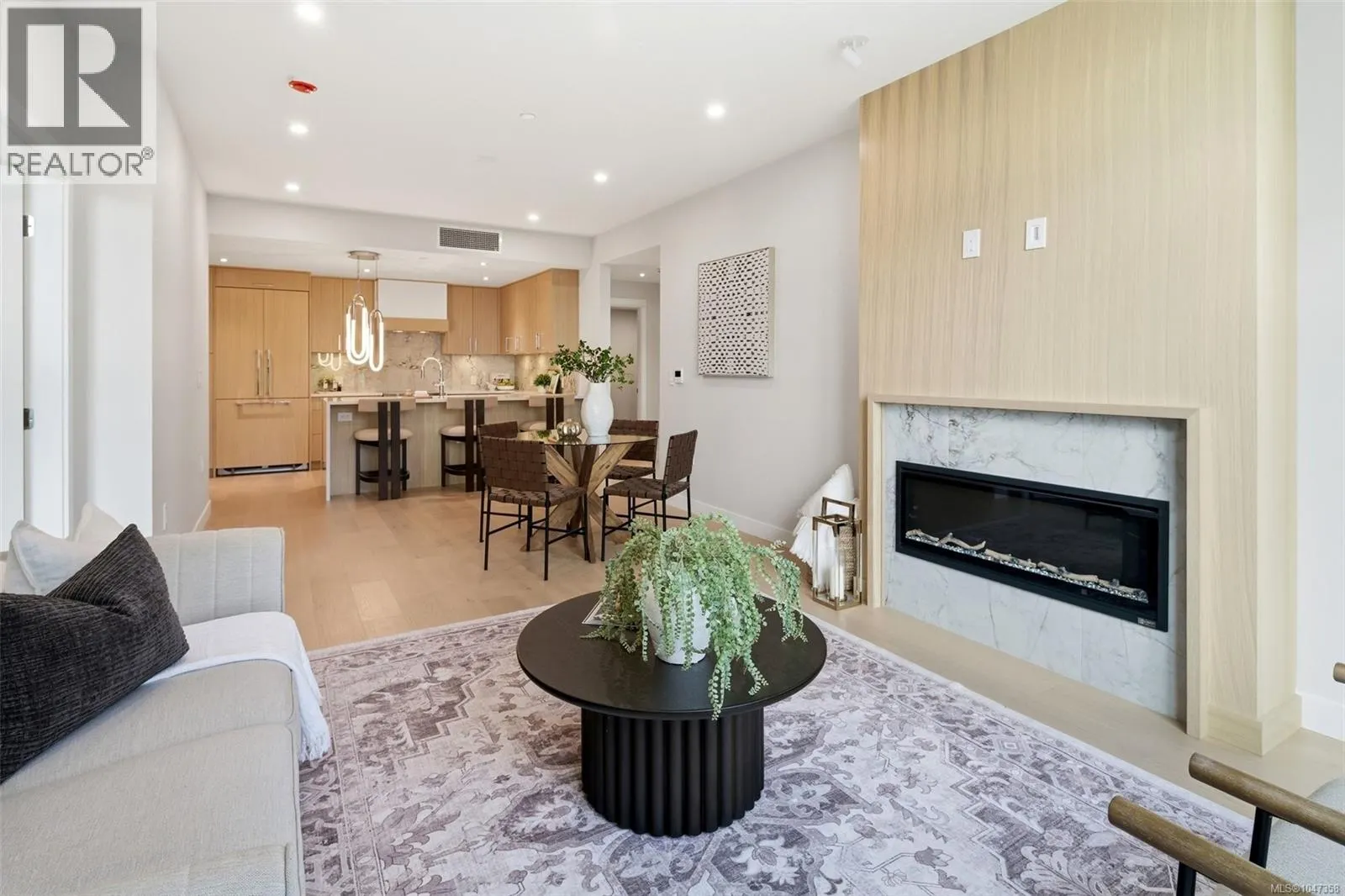 301 5229 Cordova Bay Rd