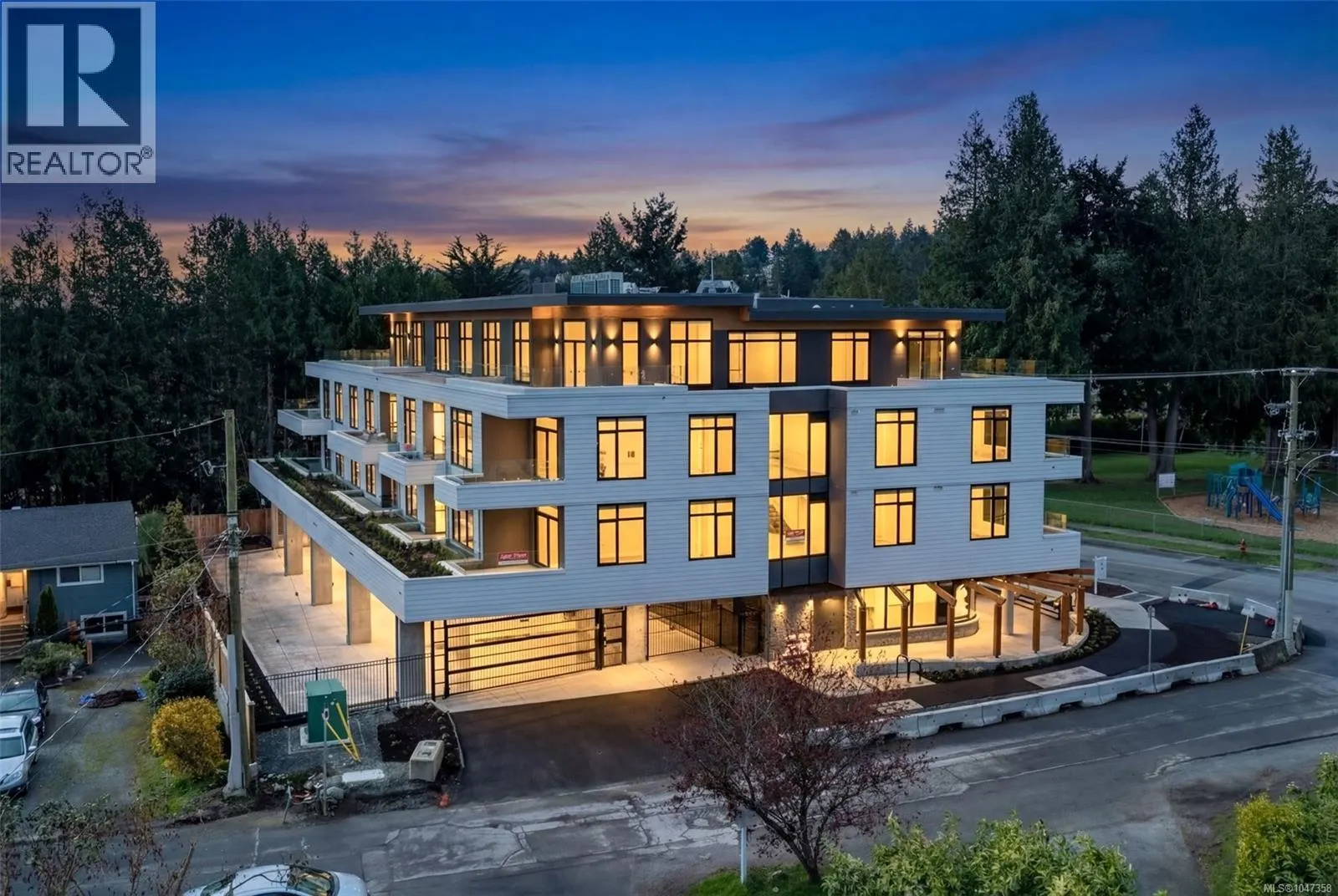301 5229 Cordova Bay Rd