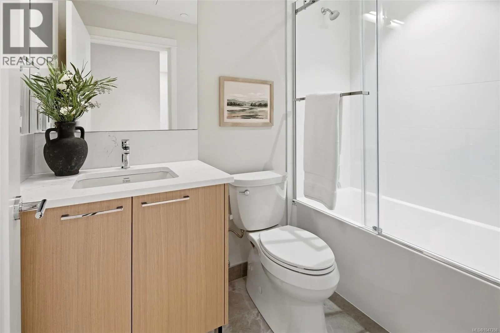 301 5229 Cordova Bay Rd