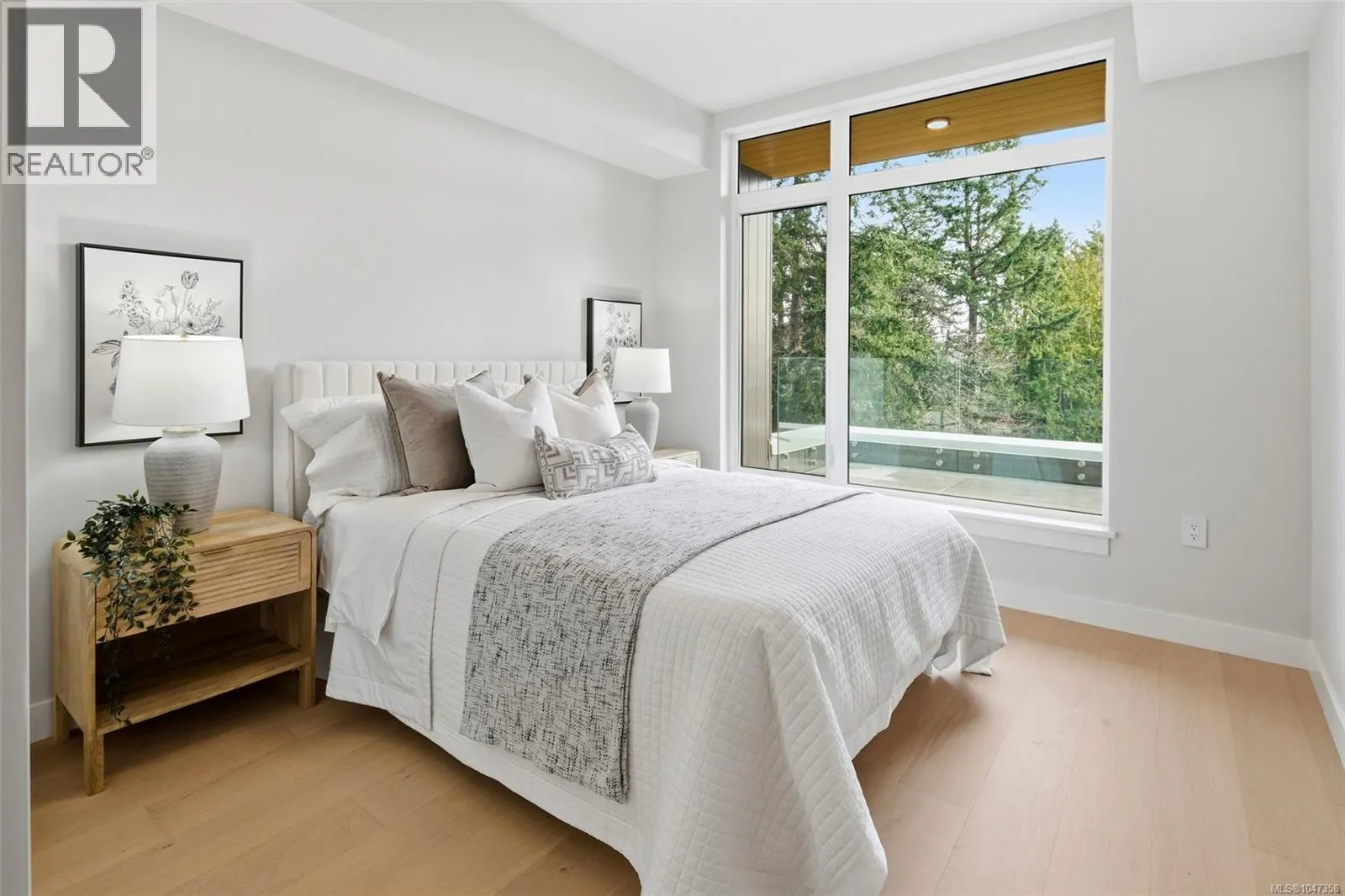 301 5229 Cordova Bay Rd