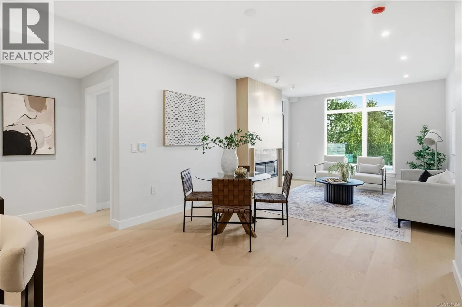 301 5229 Cordova Bay Rd