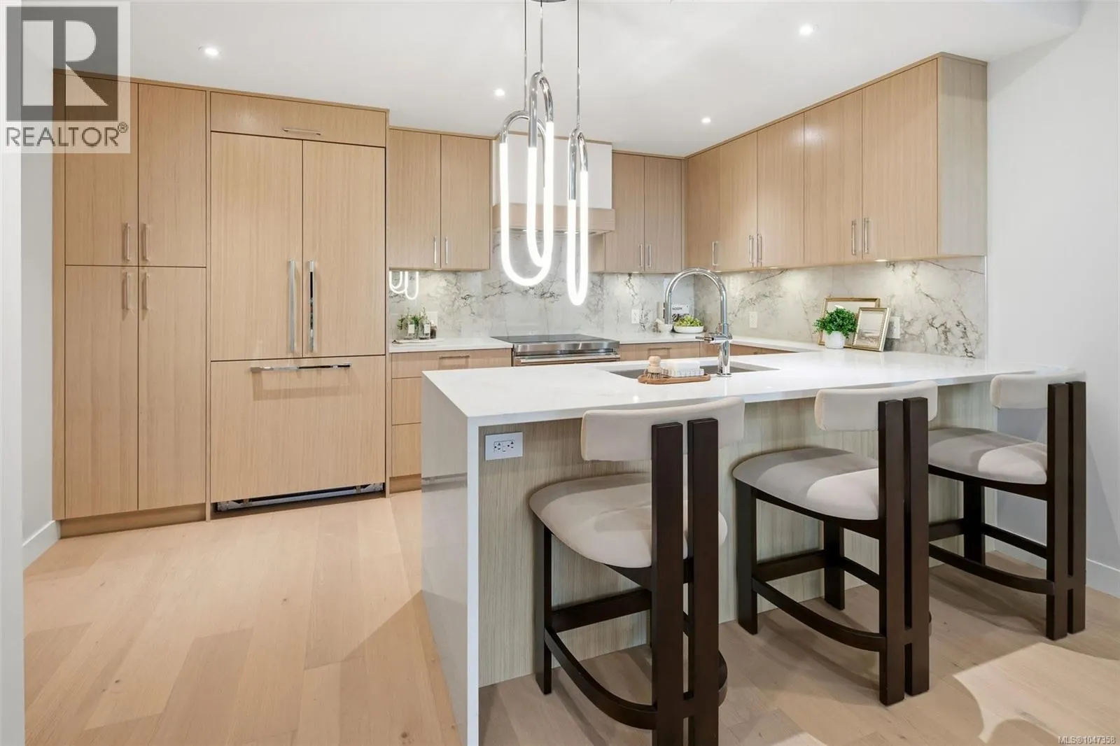 301 5229 Cordova Bay Rd