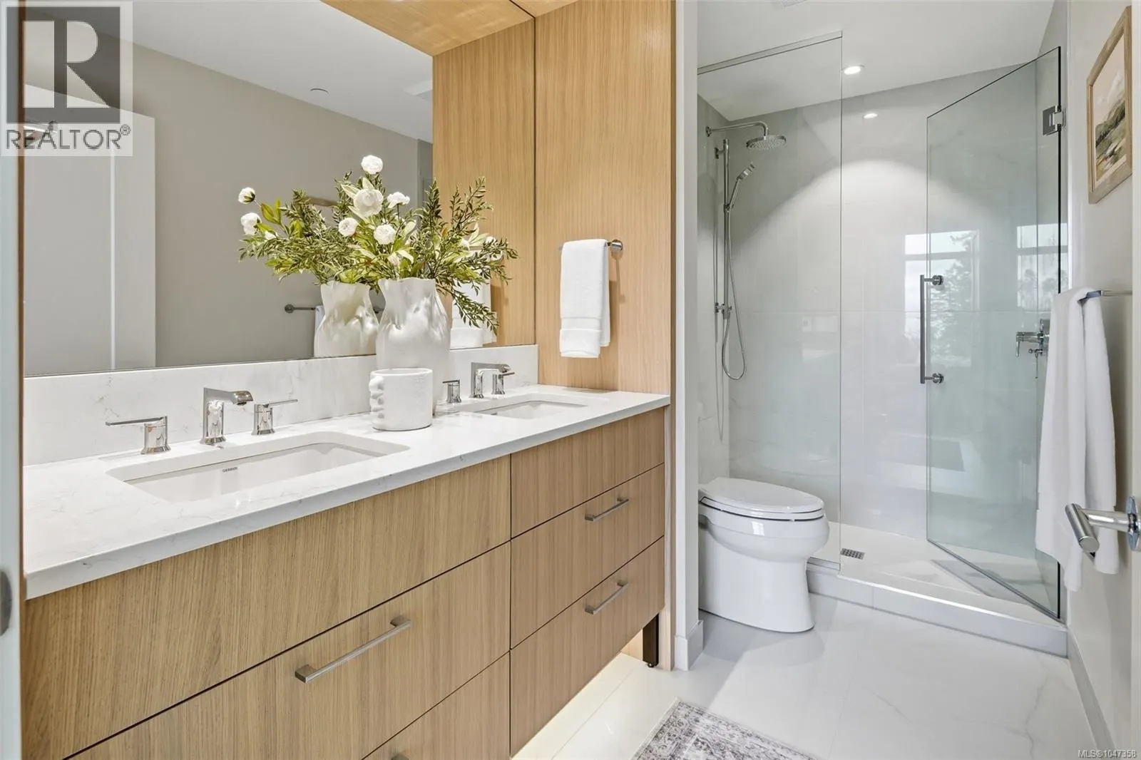 301 5229 Cordova Bay Rd
