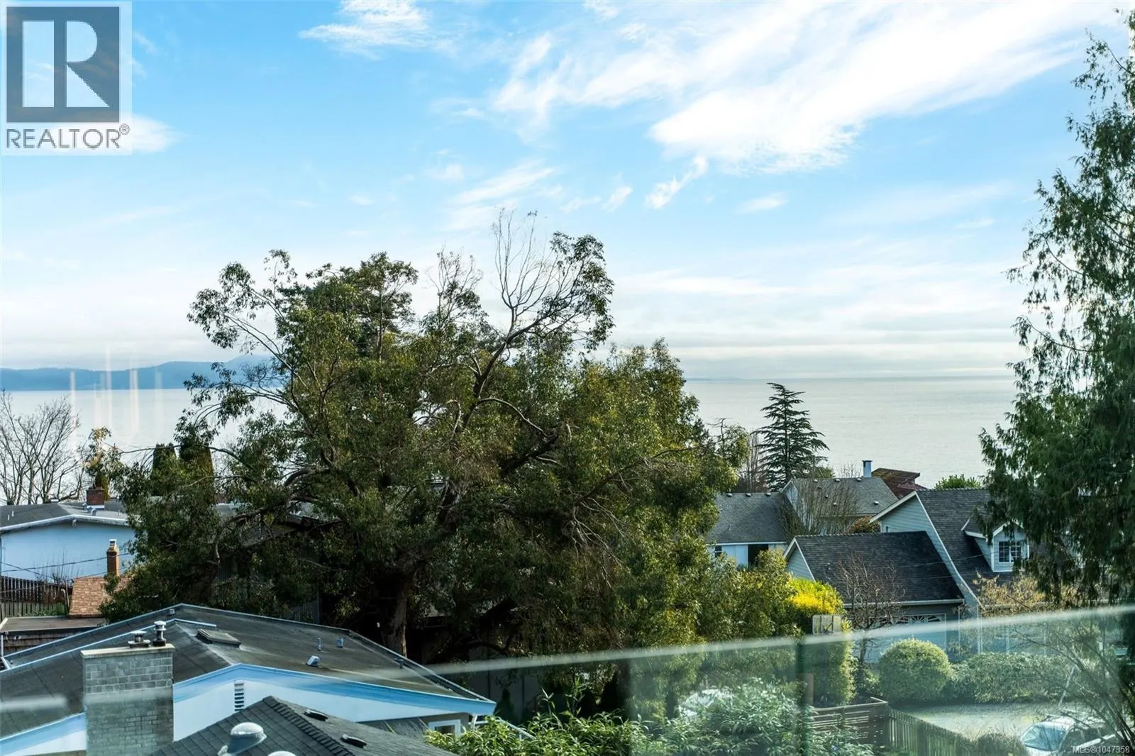 301 5229 Cordova Bay Rd