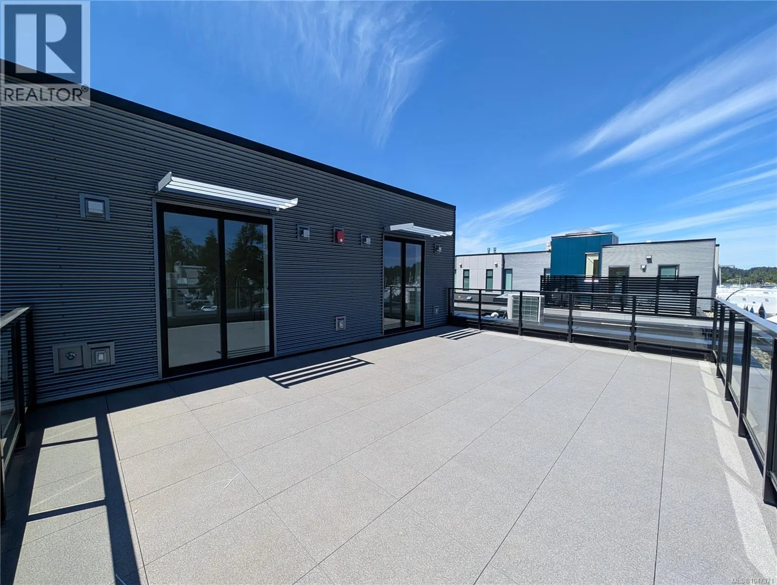102,103 2270 Harbour Rd