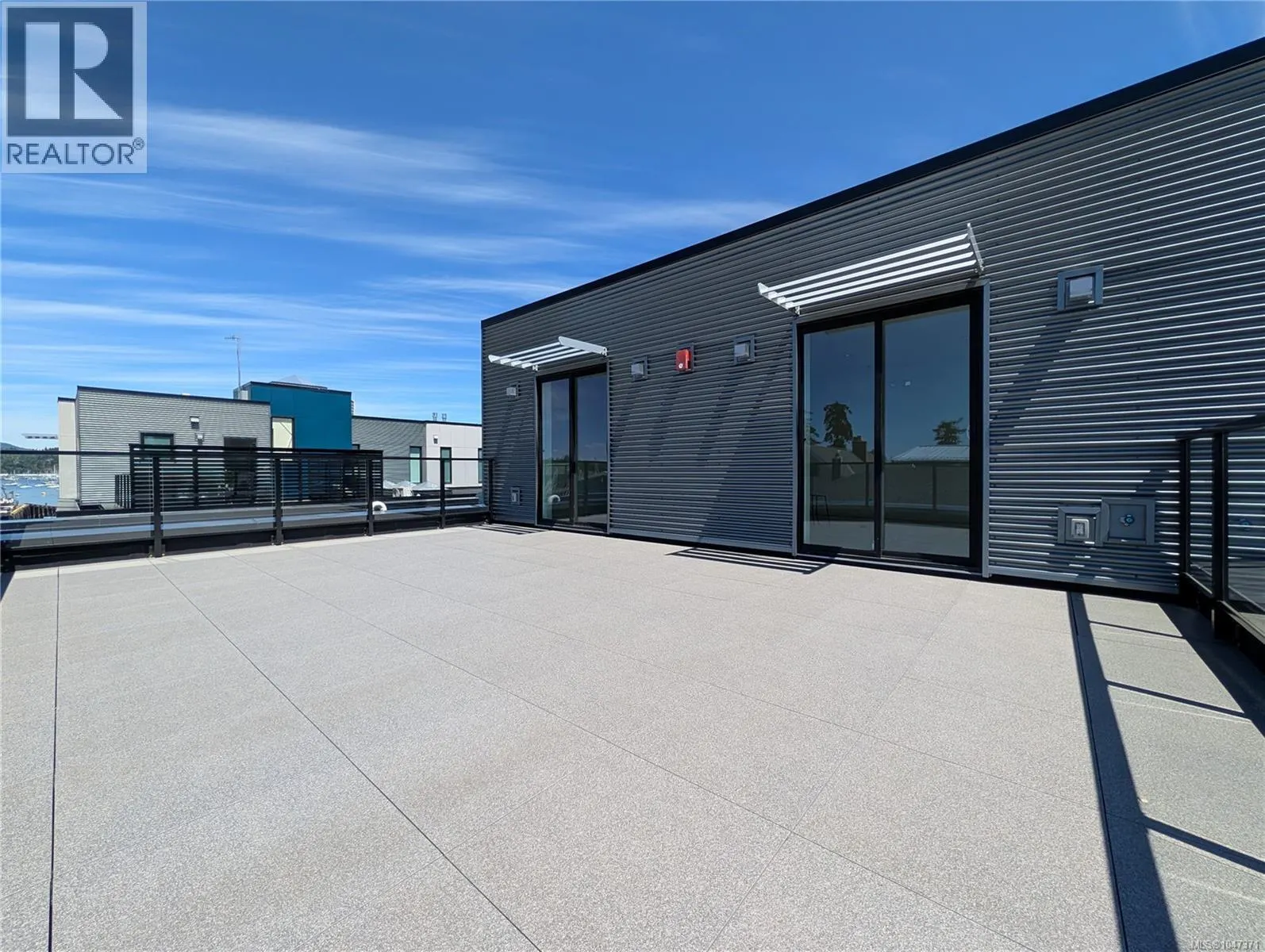 102,103 2270 Harbour Rd