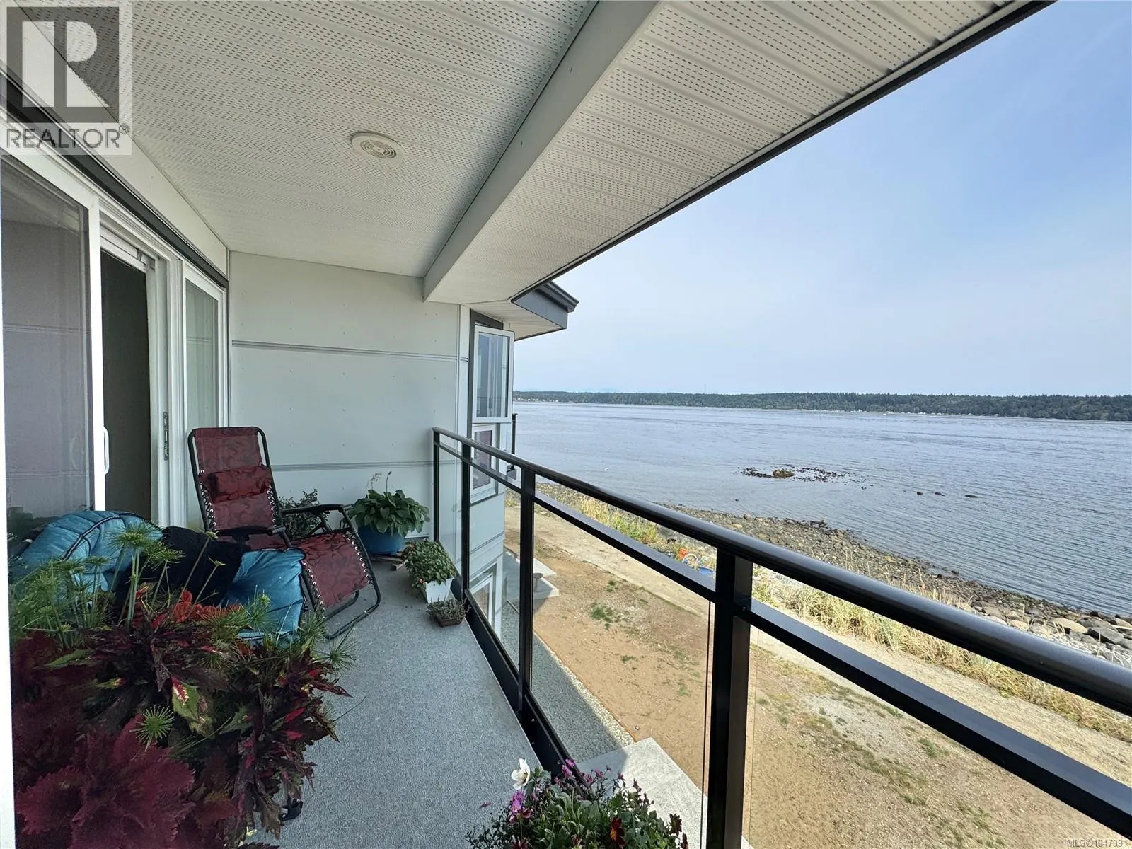 210 87 Island Hwy S